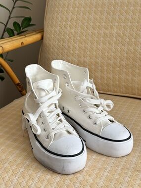 Classic High-Top Canvas Sneakers in White Women’s Size 8